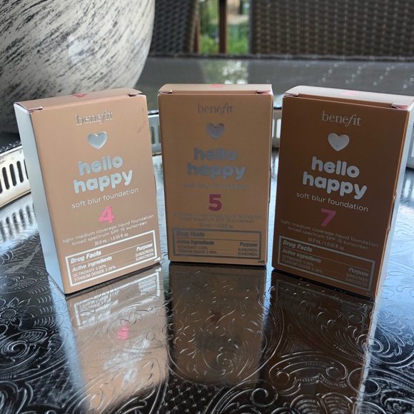 Benefit Hello Happy Soft Blur Foundation - Picture 2 of 2